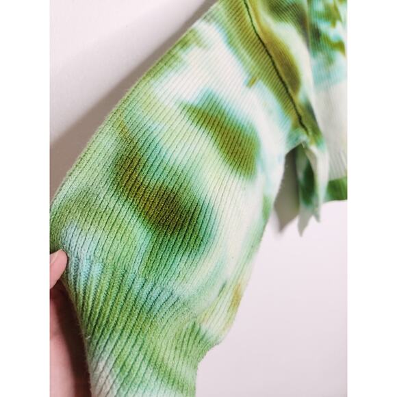 Green Tie-Dye Women's Sweater - Picture 4 of 7